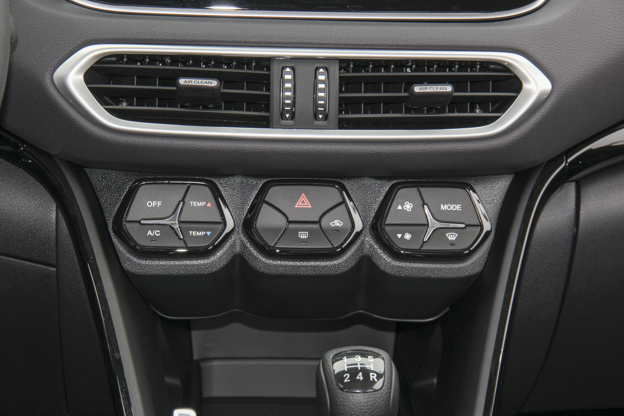 2018款传祺GS4 1.3T手动两驱精英版200T