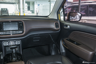 2017款传祺GS3 200T 1.3T自动尊贵版