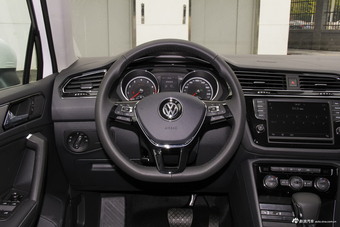 2017款途观L 1.8T自动两驱舒适版330TSI
