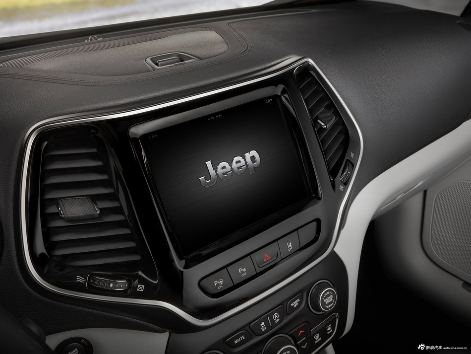 代步操控样样行，Jeep自由光最高直降3.39万