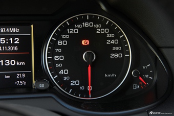 2017款奥迪Q5 2.0T自动40TFSI豪华型（白）