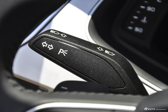 2016款奥迪Q7 3.0T自动45TFS S-Line运动型