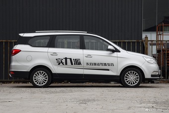 2017款北汽威旺M50F 1.5L手动豪华型(银)