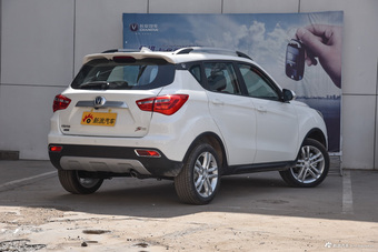 2017款CS35 1.6L手动豪华型