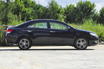 2014款众泰Z300 1.5L手动豪华型