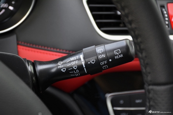 2017款哈弗H1蓝标1.5L AMT尊贵型