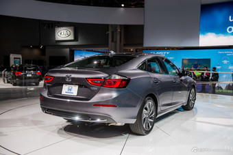 实拍|本田全新INSIGHT量产版 油耗4.24L/100km