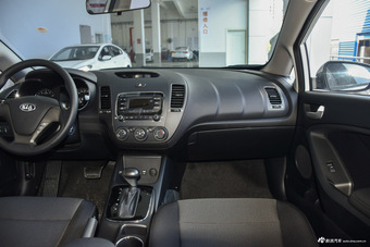 2016款起亚K3 1.6L自动GL 透明白