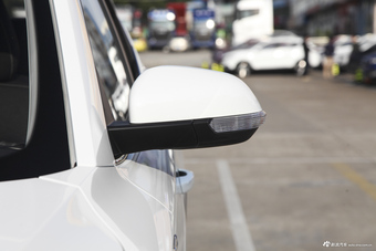 2017款名爵ZS 1.5L手动舒适版 