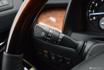 2018款埃尔法3.5L自动尊贵版