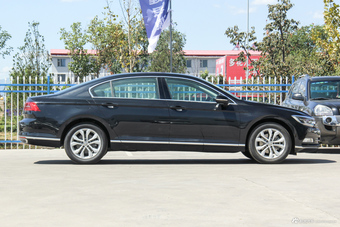 2018款迈腾改款2.0T自动380TSI DSG豪华型