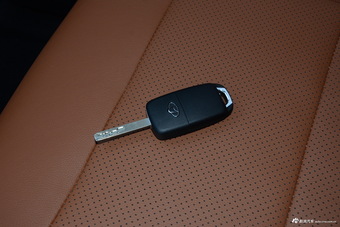 2016款长安CX70 1.6L手动豪华型