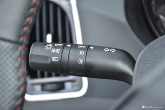 2015款海马S5 1.6L手动豪华型天窗版