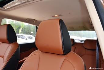 2017款宝骏560律动版1.5T手动乐享型