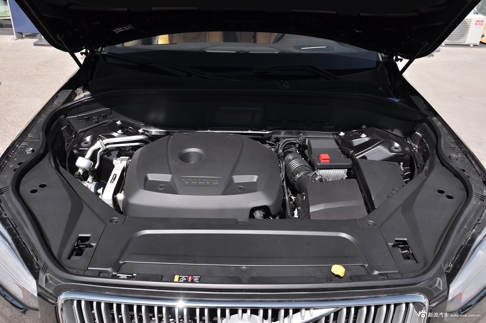 2018款沃尔沃XC90升级版 2.0T自动 T6智逸版