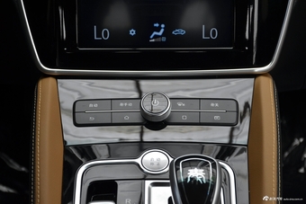 2018款比亚迪秦EV450 智联锋尚型