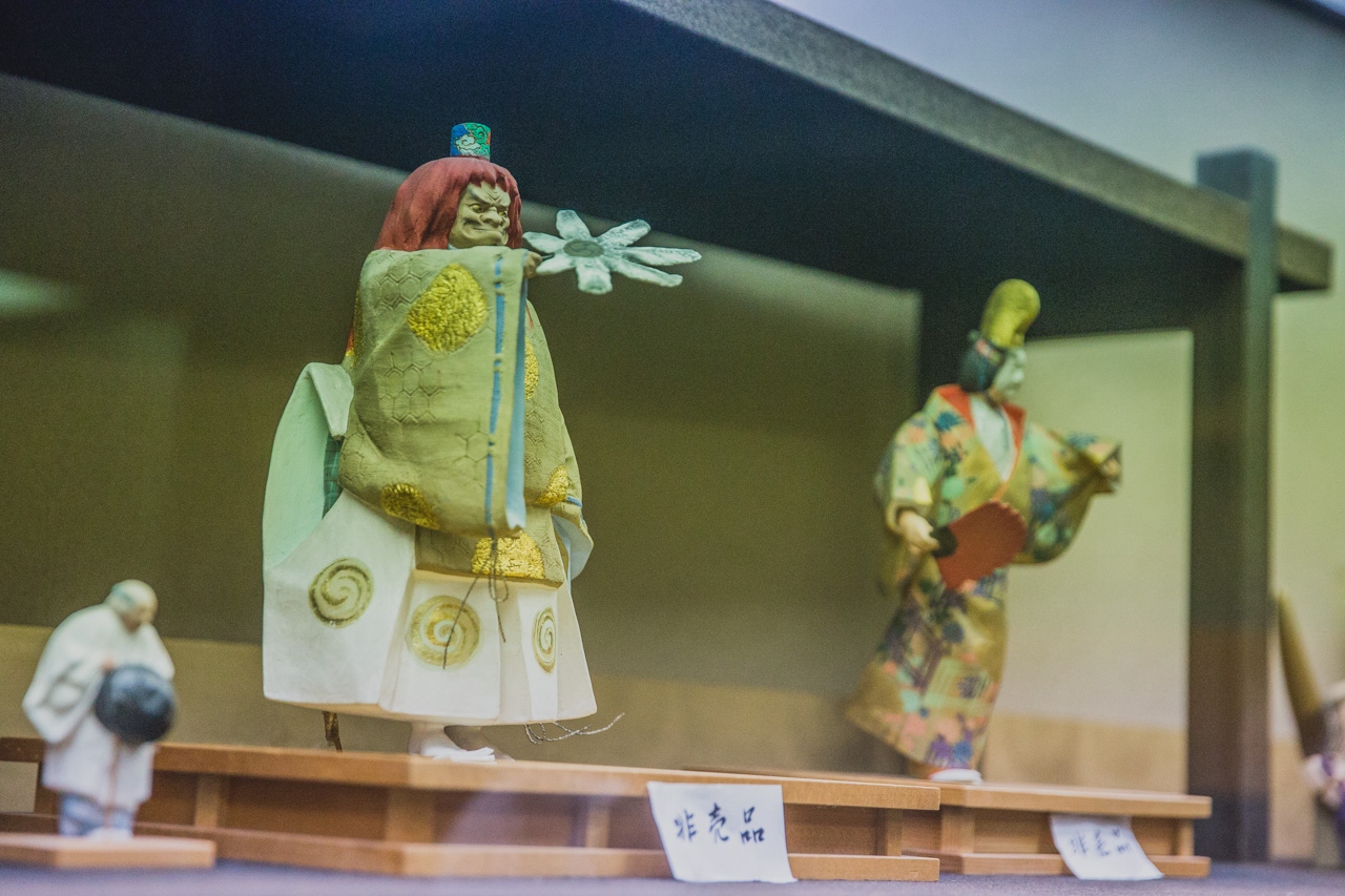 LEXUS雷克萨斯匠心之旅  博多人形 上色工艺见学