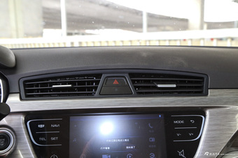 2017款吉利帝豪1.5L自动三厢百万款豪华型