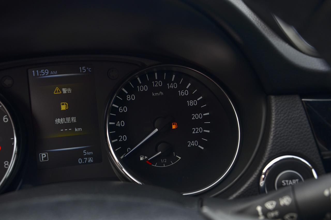 2017款逍客2.0L自动豪华版