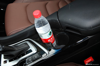 2017款宝骏560 1.5T DCT尊享型