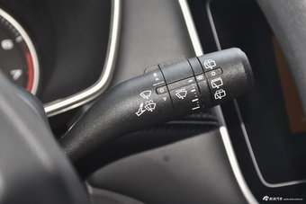 2018款荣威RX3 1.6L手动旗舰版