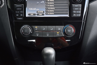 2017款逍客2.0L自动旗舰版 