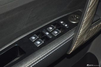 2015款众泰T600 1.5T手动豪华型 冰川白