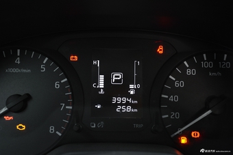 2017款纳瓦拉2.5L自动两驱豪华版QR25