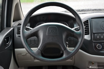 2017款东风风行菱智V3 1.5L 7座 手动标准型