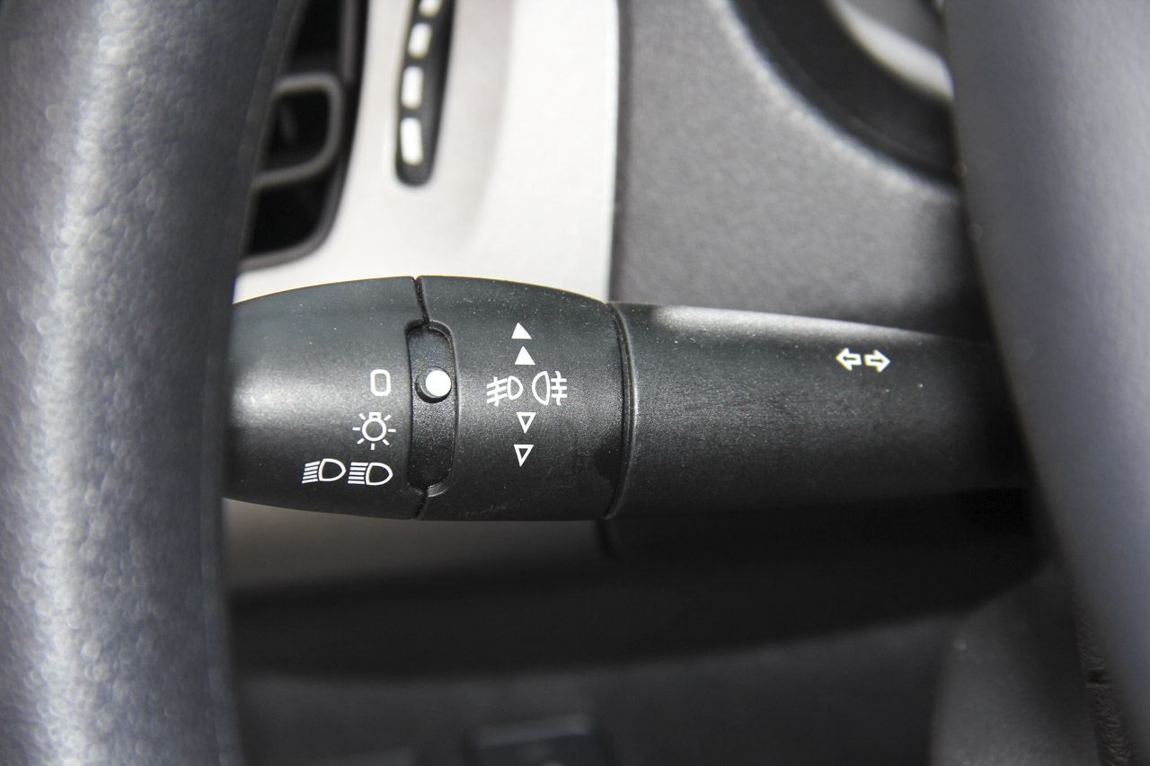 2016款全新爱丽舍1.6L自动舒适型