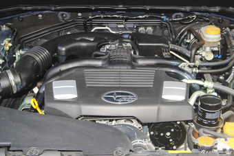 2018款森林人2.0i自动时尚导航版