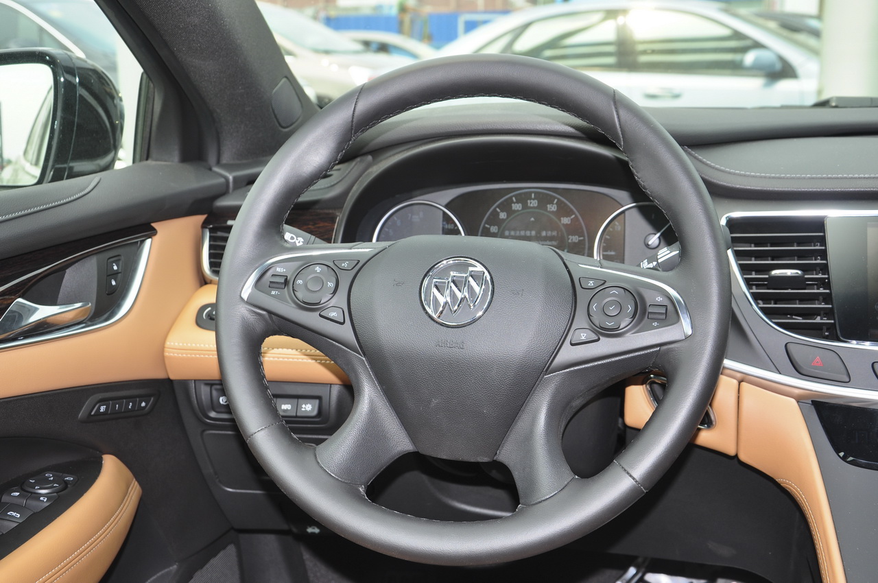 2016款君越2.0T自动豪华型28T