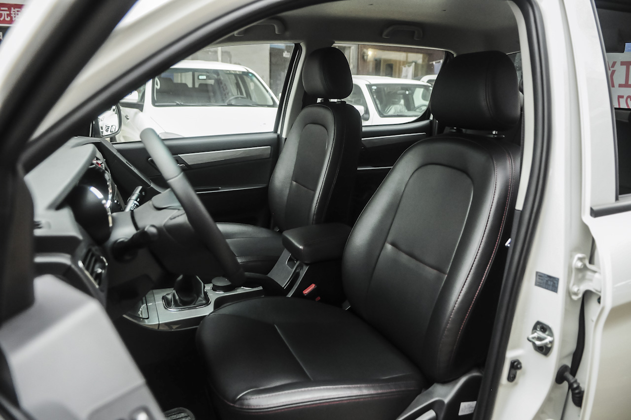 2015款帅铃T6 2.8T手动柴油旗舰型HFC4DA1-2C