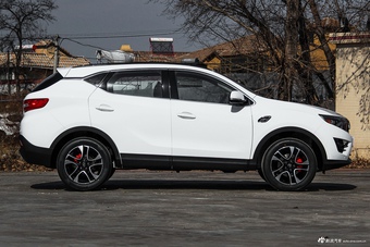 2017款DX7 2.0T手动运动豪华型