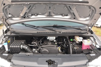 2016款瑞风M4 2.0L手动舒适型 银色