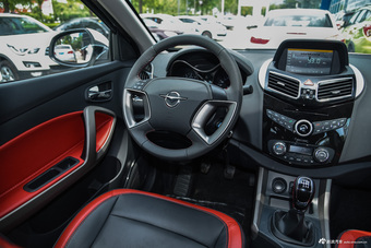 2015款海马S5 1.5T手动智能豪华型运动版