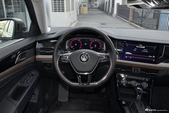 2019款帕萨特2.0T自动尊贵版380TSI 