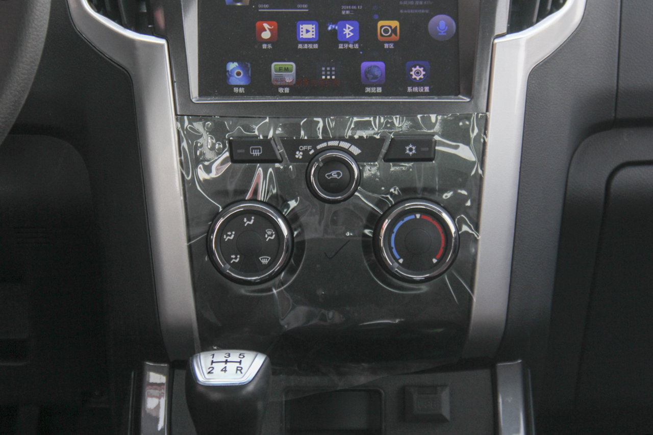 2018款庆铃TAGA 3.0T手动四驱超豪华版