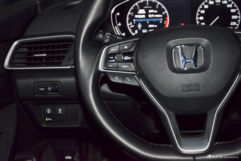 2018款雅阁1.5T自动尊贵版260TURBO