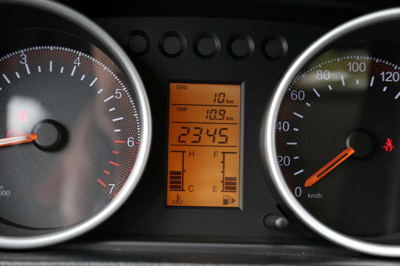 2017款启腾V60 1.5L手动豪华型