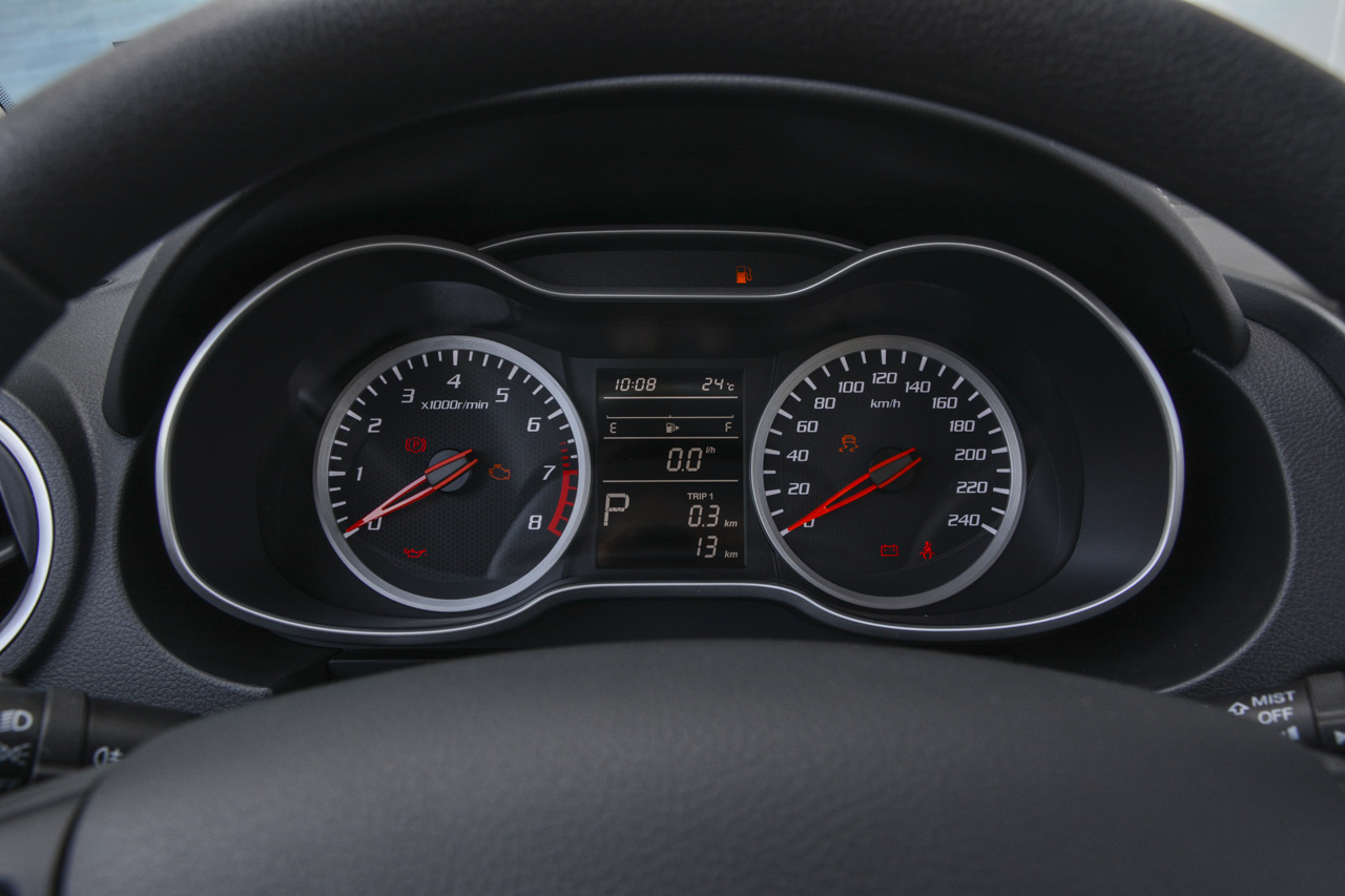 2017款奔腾X40 1.6L自动豪华型