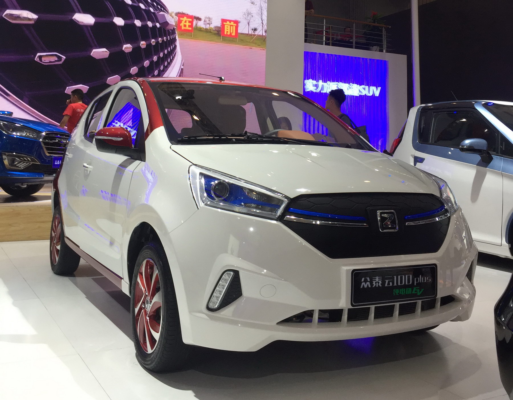 2017款众泰云100S plus