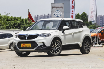 2016款中华V3 1.5T自动旗舰型 冰雪白