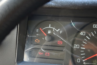 2016款BJ 212 2.0L手动方门四驱豪华型 国V