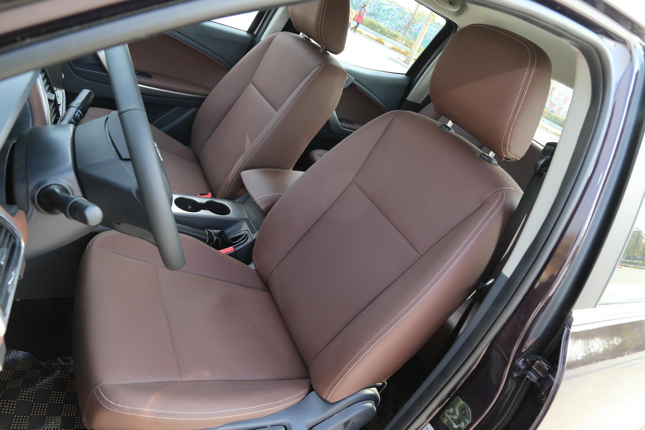 2016款领主 2.5T手动两驱超豪华型