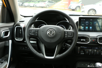 2018款风神AX4 1.6L手动潮尚型天窗版