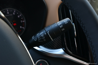 2018款中华V7 1.6T自动豪华型5座280T