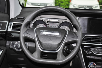 2015款猎豹CS10 2.0T手动风尚版 迪拜金