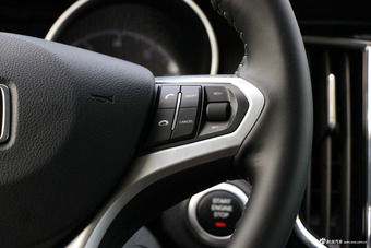 2017款众泰SR7 1.5T自动魔方之梦版