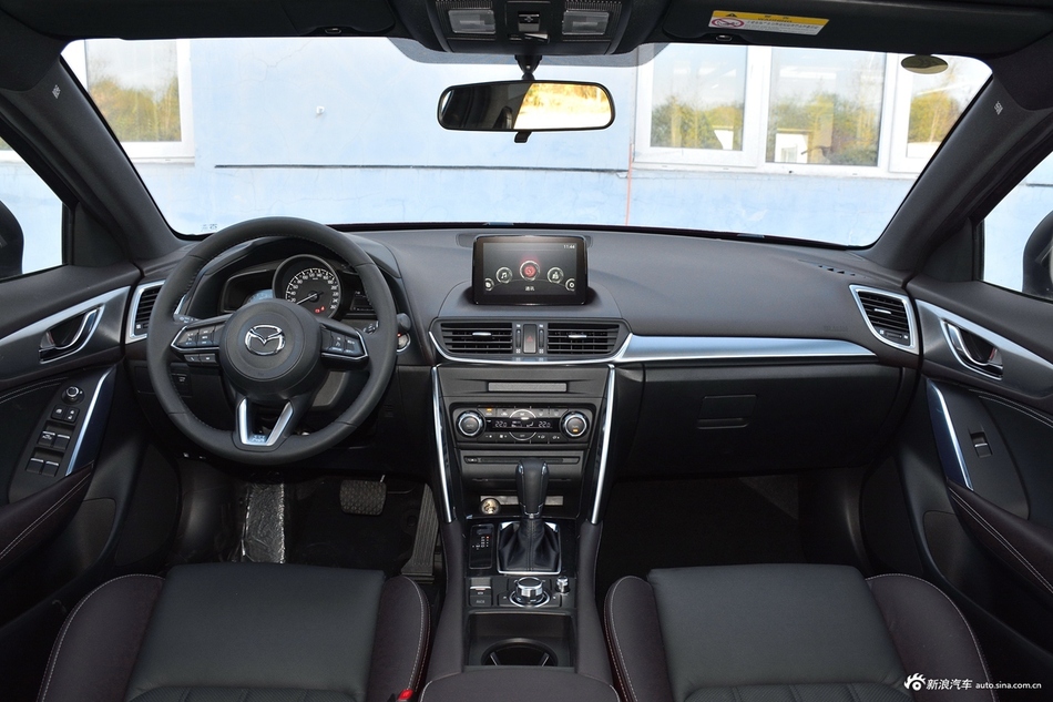 2018款马自达CX-4 2.5L自动四驱蓝天运动版